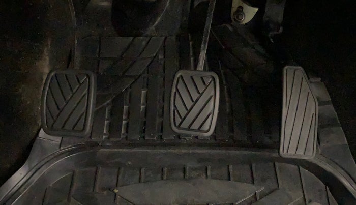 2021 Maruti New Wagon-R LXI 1.0, Petrol, Manual, 50,637 km, Pedals