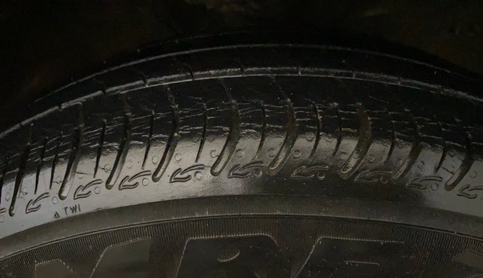 2021 Maruti S PRESSO VXI CNG, CNG, Manual, 19,798 km, Right Front Tyre Tread