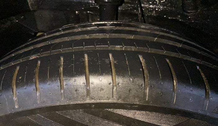 2018 Tata NEXON XZ PETROL, Petrol, Manual, 78,270 km, Right Rear Tyre Tread