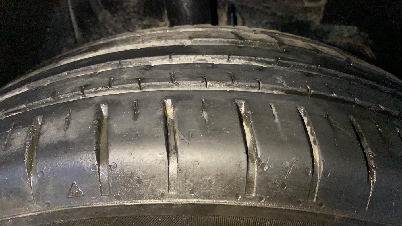 2018 Tata NEXON XZ PETROL, Petrol, Manual, 78,270 km, Right Front Tyre Tread