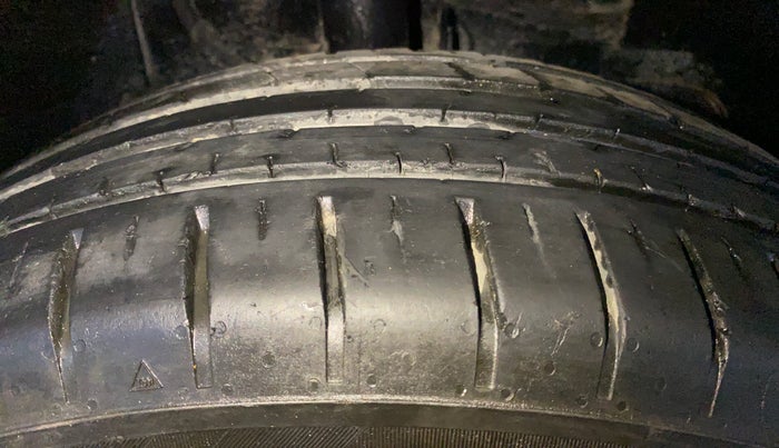 2018 Tata NEXON XZ PETROL, Petrol, Manual, 78,270 km, Right Front Tyre Tread