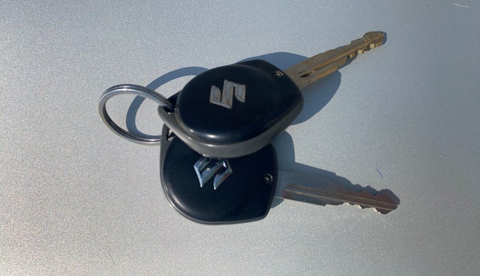 2019 Maruti Swift VXI, Petrol, Manual, 70,199 km, Key Close Up