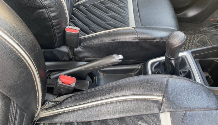 2019 Maruti Swift VXI, Petrol, Manual, 70,199 km, Gear Lever