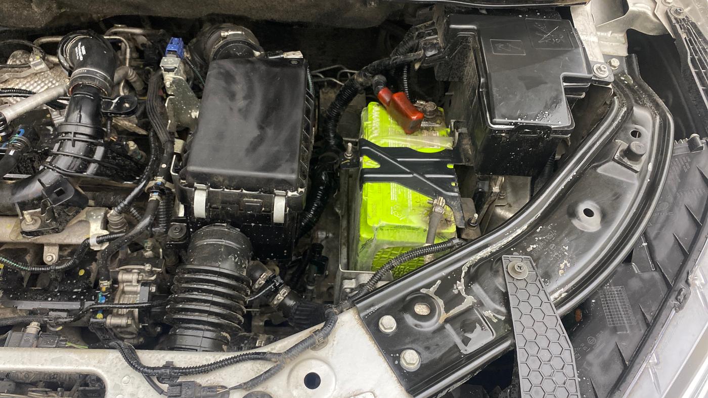 2021 Nissan MAGNITE XV PREMIUM TURBO CVT, Petrol, Automatic, 72,991 km, Engine View - Left