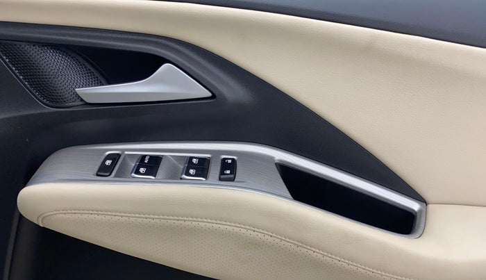 2024 MG HECTOR SAVVY PRO 1.5 TURBO CVT PETROL, Petrol, Automatic, 9,214 km, Driver Side Door Panels Control