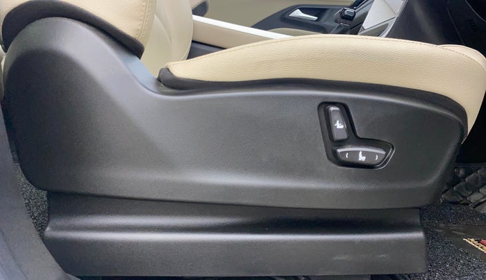 2024 MG HECTOR SAVVY PRO 1.5 TURBO CVT PETROL, Petrol, Automatic, 9,214 km, Driver Side Adjustment Panel