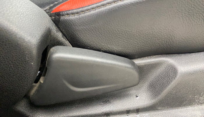 2018 Renault Kwid RXT 1.0 (O), Petrol, Manual, 23,684 km, Driver Side Adjustment Panel