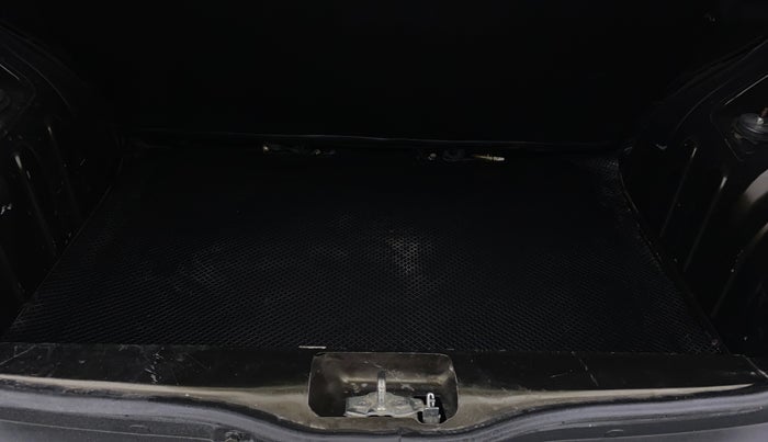 2018 Renault Kwid RXT 1.0 (O), Petrol, Manual, 23,684 km, Boot Inside