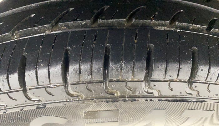 2018 Renault Kwid RXT 1.0 (O), Petrol, Manual, 23,684 km, Right Rear Tyre Tread