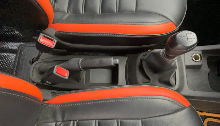 2018 Renault Kwid RXT 1.0 (O), Petrol, Manual, 23,684 km, Gear Lever