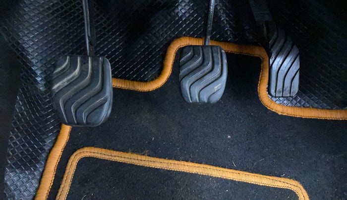 2018 Renault Kwid RXT 1.0 (O), Petrol, Manual, 23,684 km, Pedals