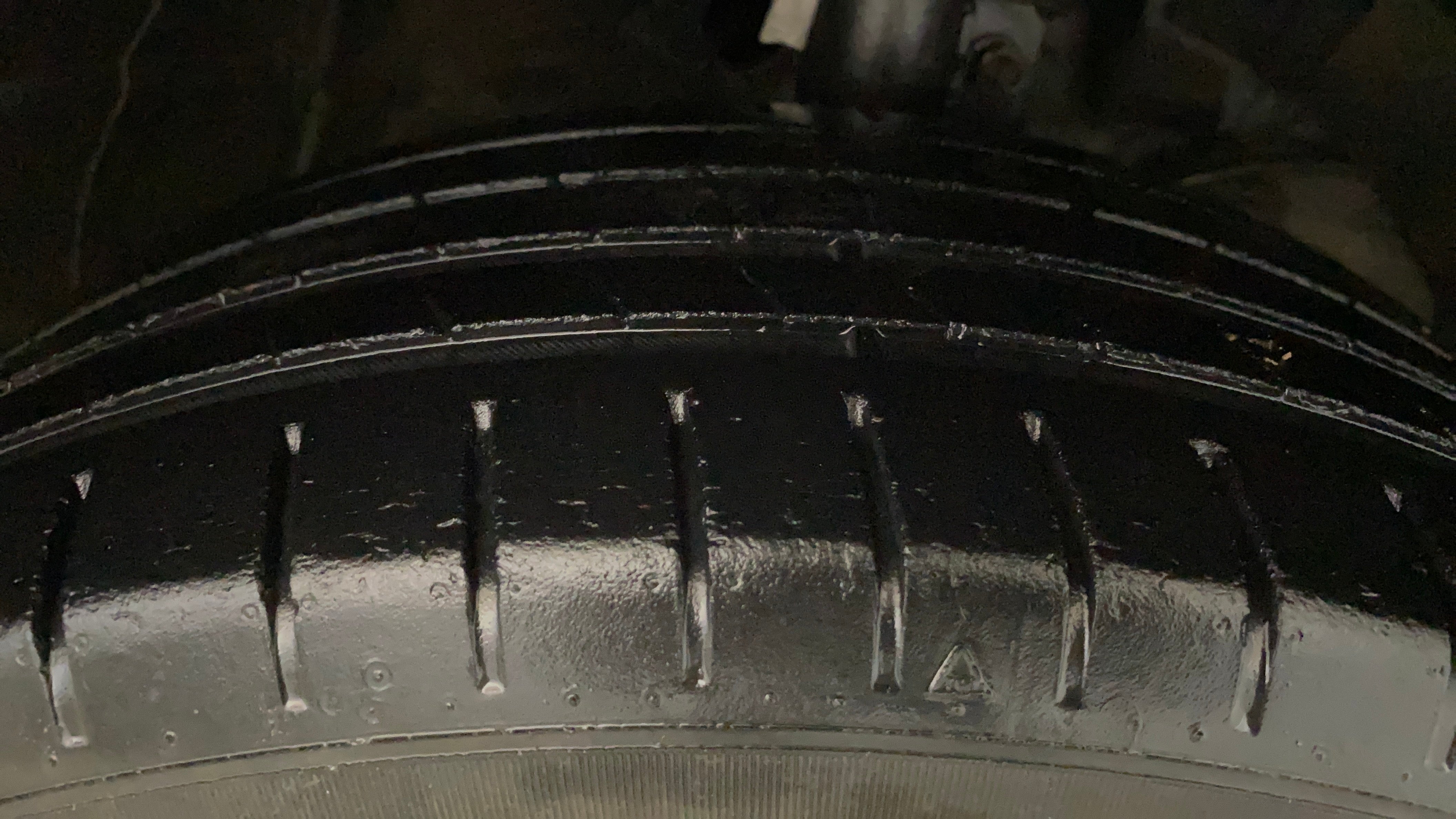 camera-Right-Front-Tyre-Tread
