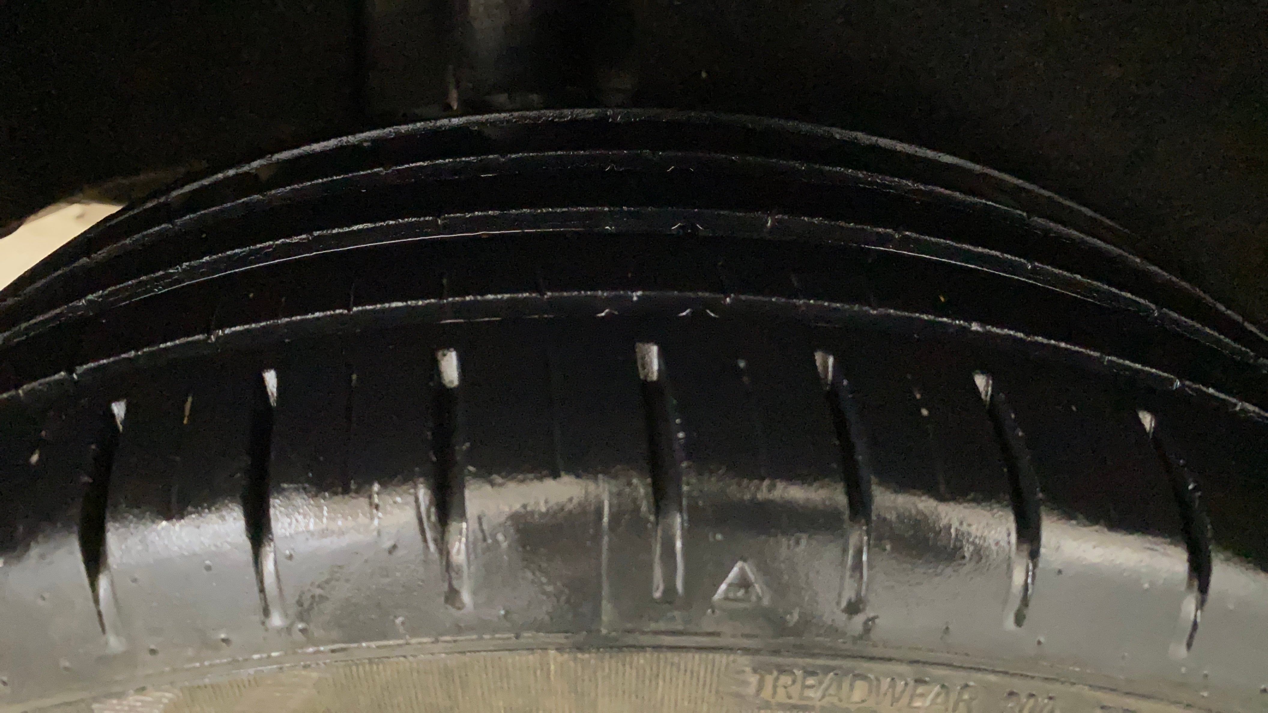 camera-Right-Rear-Tyre-Tread