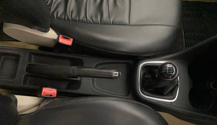 2013 Volkswagen Polo HIGHLINE DIESEL, Diesel, Manual, 88,482 km, Gear Lever