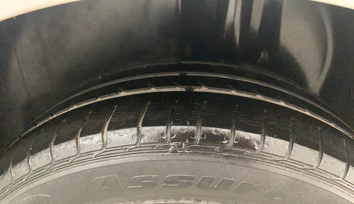 2013 Volkswagen Polo HIGHLINE DIESEL, Diesel, Manual, 88,482 km, Left Rear Tyre Tread