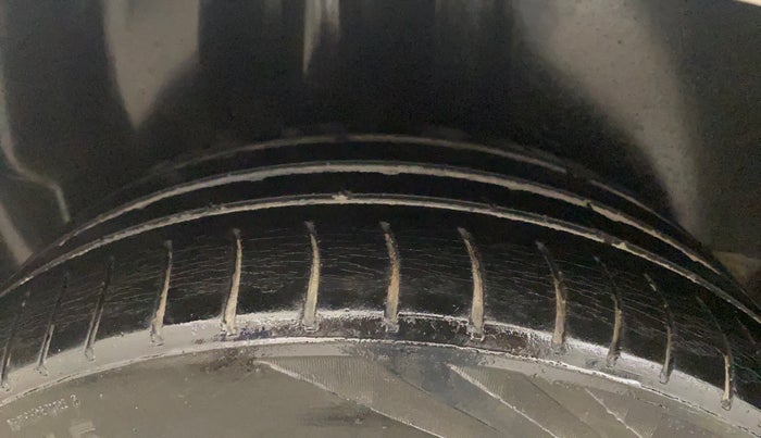 2013 Volkswagen Polo HIGHLINE DIESEL, Diesel, Manual, 88,482 km, Right Rear Tyre Tread