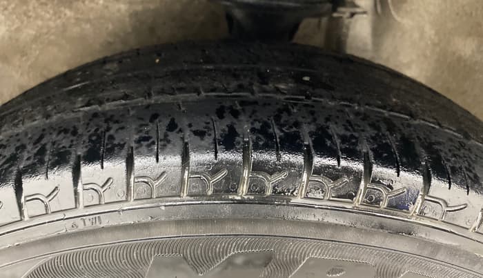 2018 Maruti Alto 800 LXI, Petrol, Manual, 75,850 km, Left Front Tyre Tread