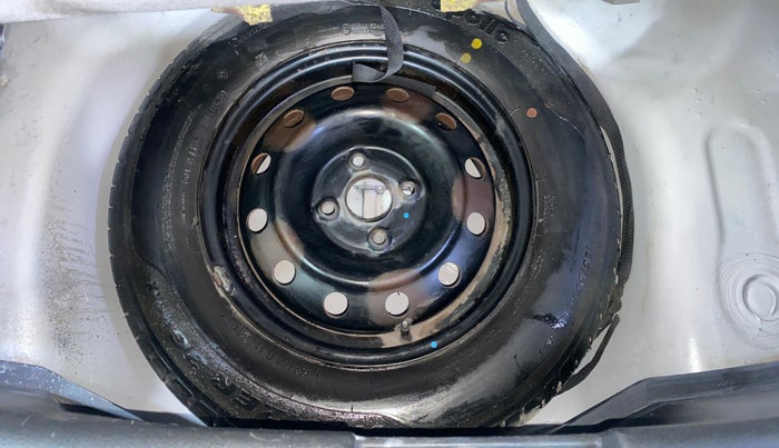 2015 Maruti Swift VXI, Petrol, Manual, 68,345 km, Spare Tyre