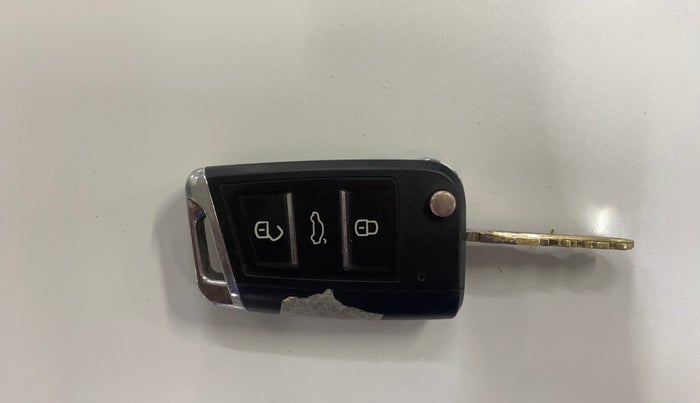 2015 Maruti Swift VXI, Petrol, Manual, 68,345 km, Key Close Up