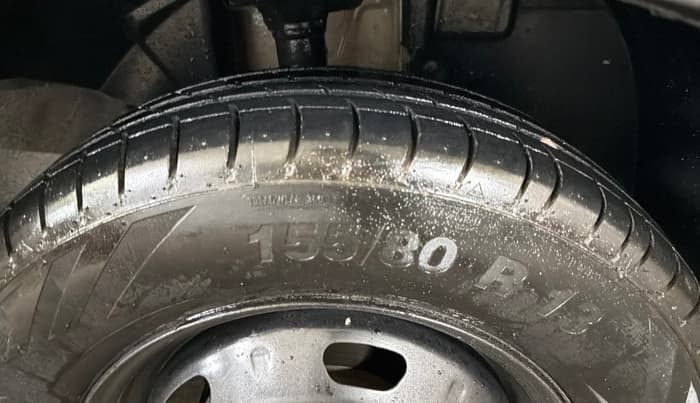 2017 Renault Kwid RXT 1.0 AMT (O), Petrol, Automatic, 1,00,783 km, Right Front Tyre Tread