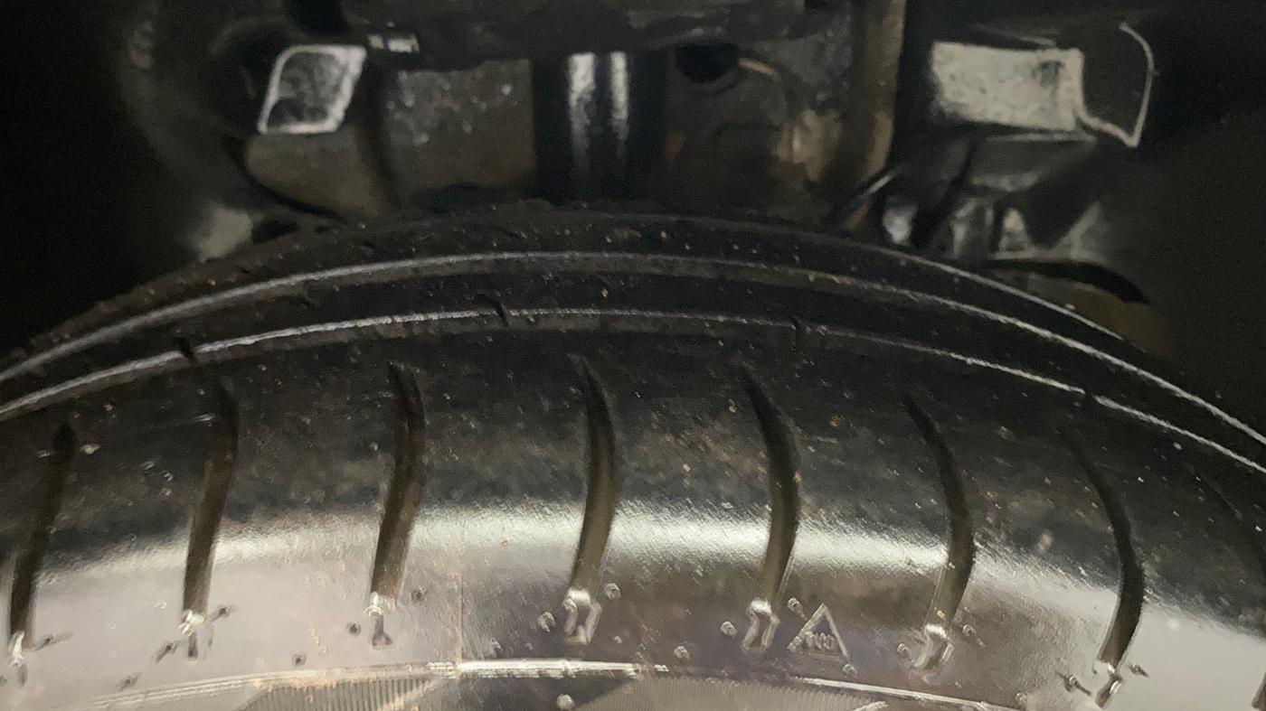 2019 Tata Tiago XT PETROL, Petrol, Manual, 1,03,955 km, Right Front Tyre Tread