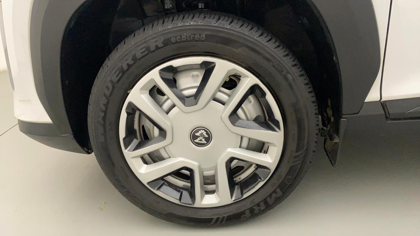 2023 Nissan MAGNITE XE, Petrol, Manual, 9,324 km, Left Front Wheel