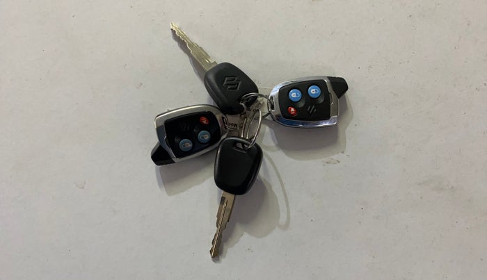 2019 Maruti Swift LXI, Petrol, Manual, 23,750 km, Key Close Up