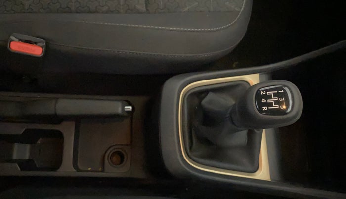 2022 Tata PUNCH ACCOMPLISHED MT, Petrol, Manual, 17,667 km, Gear Lever