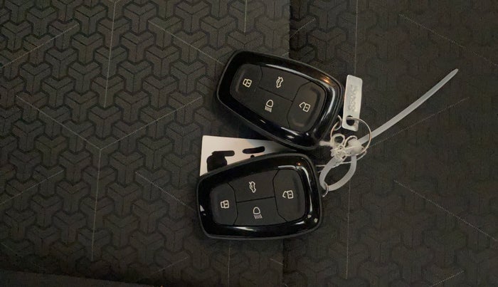 2022 Tata PUNCH ACCOMPLISHED MT, Petrol, Manual, 17,667 km, Key Close Up