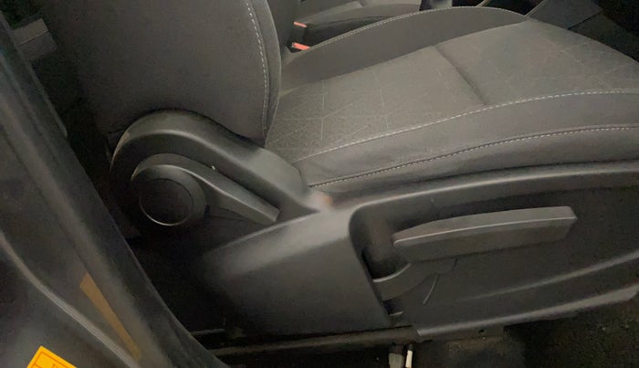 2022 Tata PUNCH ACCOMPLISHED MT, Petrol, Manual, 17,667 km, Driver Side Adjustment Panel