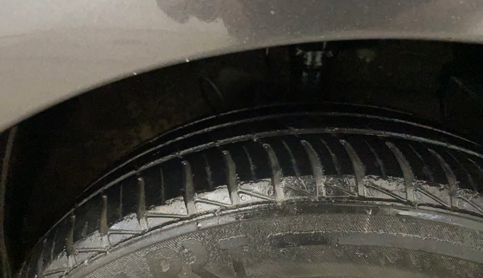 2021 Hyundai GRAND I10 NIOS SPORTZ AMT 1.2 KAPPA VTVT, Petrol, Automatic, 24,905 km, Right Front Tyre Tread