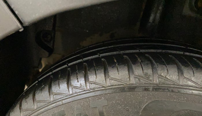 2021 Hyundai GRAND I10 NIOS SPORTZ AMT 1.2 KAPPA VTVT, Petrol, Automatic, 24,905 km, Right Rear Tyre Tread