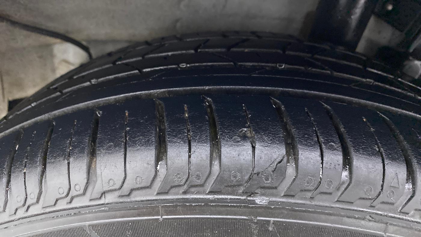 2021 Hyundai NEW I20 SPORTZ 1.2 MT, Petrol, Manual, 12,608 km, Left Rear Tyre Tread