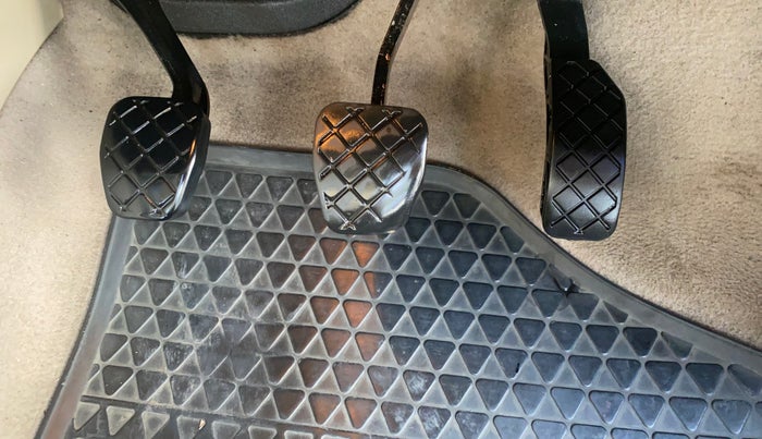 2015 Volkswagen Vento COMFORTLINE DIESEL 1.5, Diesel, Manual, 1,21,148 km, Pedals