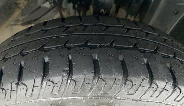 2014 Datsun Go A, Petrol, Manual, 47,422 km, Right Front Tyre Tread