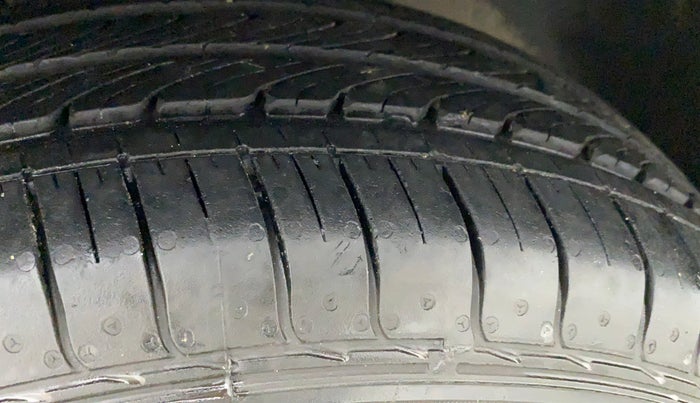 2018 Hyundai Elite i20 SPORTZ 1.2, Petrol, Manual, 42,122 km, Right Front Tyre Tread