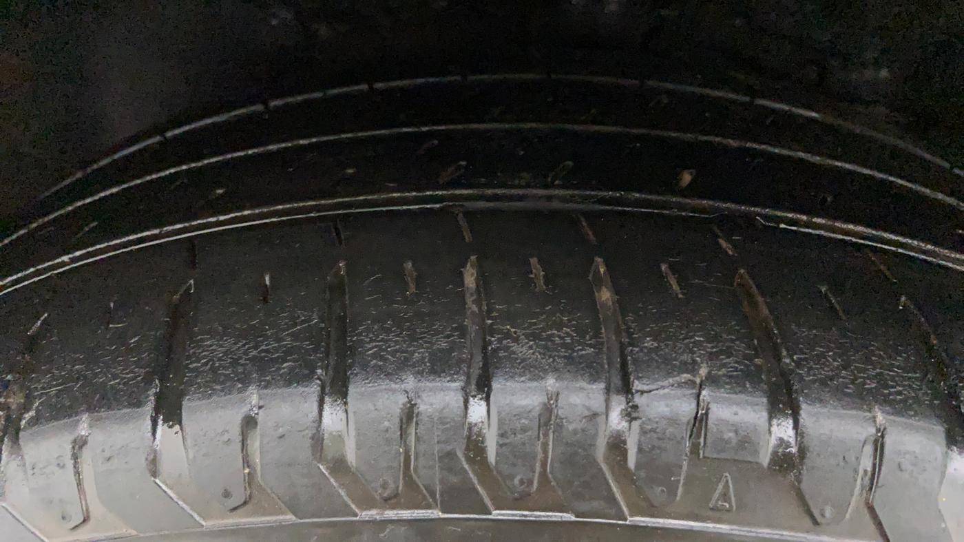 2019 Hyundai Verna 1.6 SX VTVT AT (O), Petrol, Automatic, 25,263 km, Left Front Tyre Tread