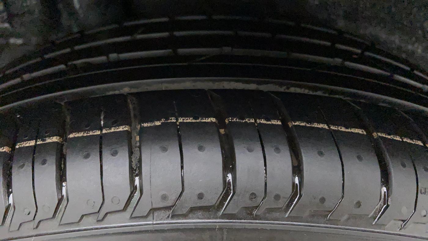 2019 Hyundai Verna 1.6 SX VTVT AT (O), Petrol, Automatic, 25,263 km, Right Rear Tyre Tread