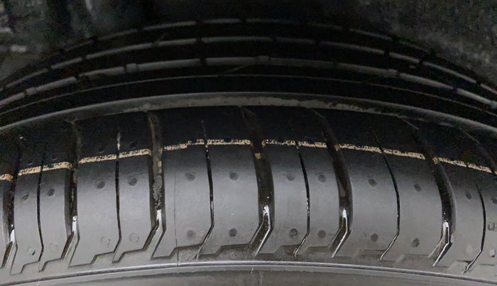 2019 Hyundai Verna 1.6 SX VTVT AT (O), Petrol, Automatic, 25,263 km, Right Rear Tyre Tread