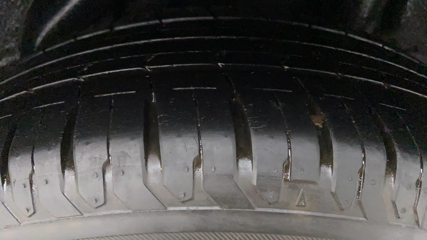 2019 Hyundai Verna 1.6 SX VTVT AT (O), Petrol, Automatic, 25,263 km, Left Rear Tyre Tread