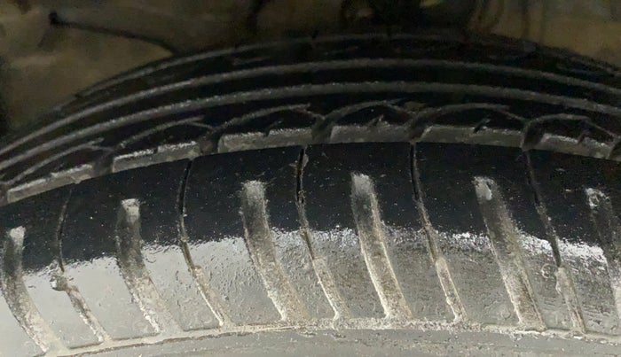 2015 Honda Jazz 1.2L I-VTEC V AT, Petrol, Automatic, 75,111 km, Left Front Tyre Tread