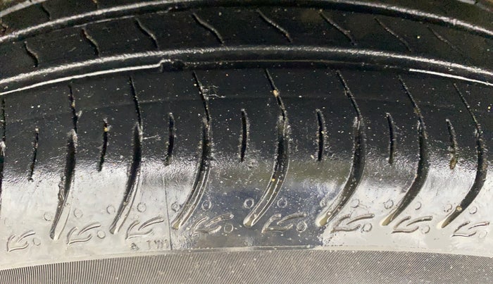 2024 Maruti Swift VXi (O), Petrol, Manual, 11,185 km, Left Front Tyre Tread