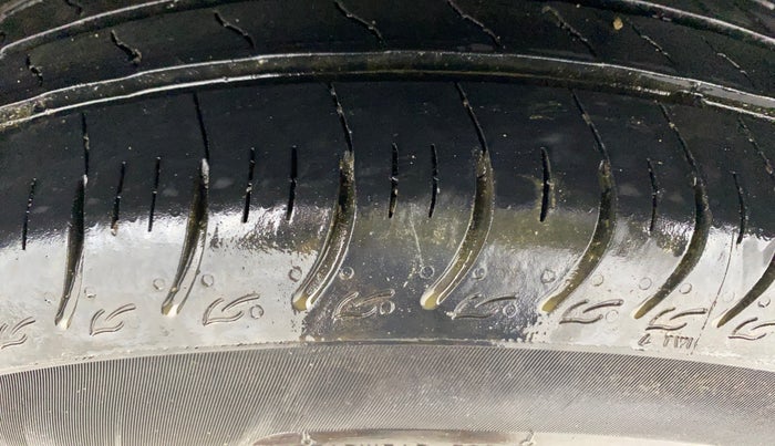 2024 Maruti Swift VXi (O), Petrol, Manual, 11,185 km, Left Rear Tyre Tread