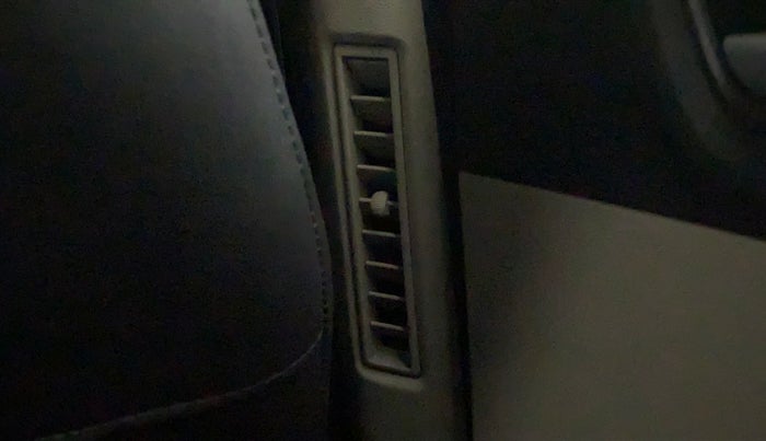 2021 Renault TRIBER RXZ AMT, Petrol, Automatic, 11,208 km, Rear AC Vents