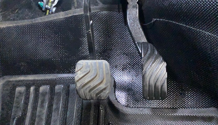 2021 Renault TRIBER RXZ AMT, Petrol, Automatic, 11,208 km, Pedals