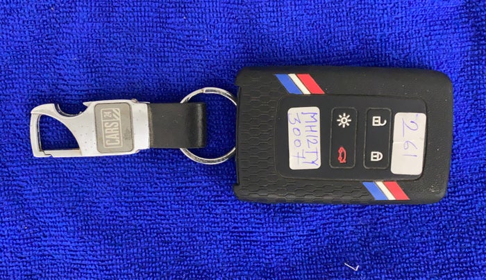 2021 Renault TRIBER RXZ AMT, Petrol, Automatic, 11,208 km, Key Close Up