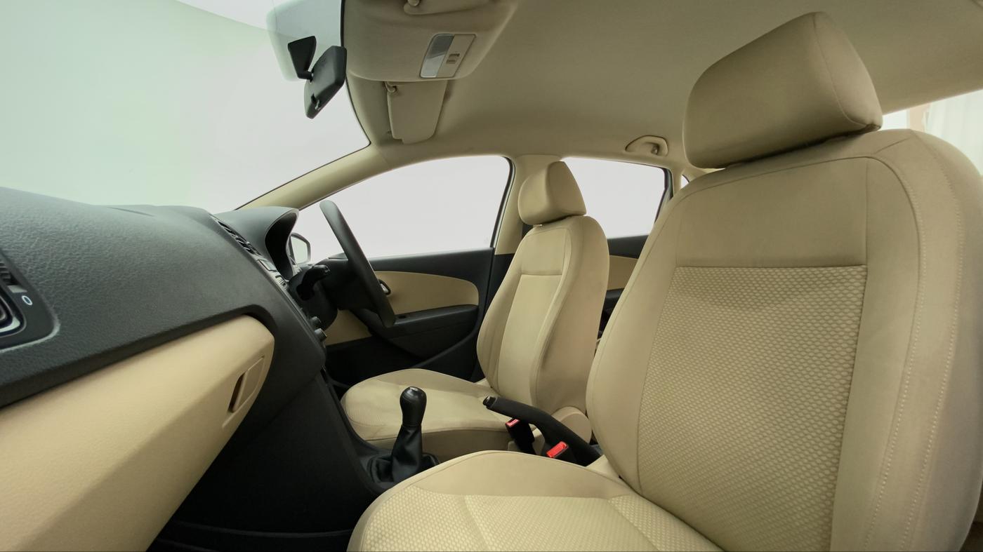 2017 Volkswagen Ameo COMFORTLINE 1.2, Petrol, Manual, 35,580 km, Right Side Front Door Cabin