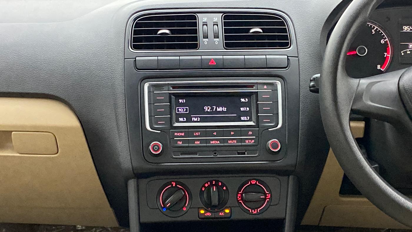 2017 Volkswagen Ameo COMFORTLINE 1.2, Petrol, Manual, 35,580 km, Air Conditioner