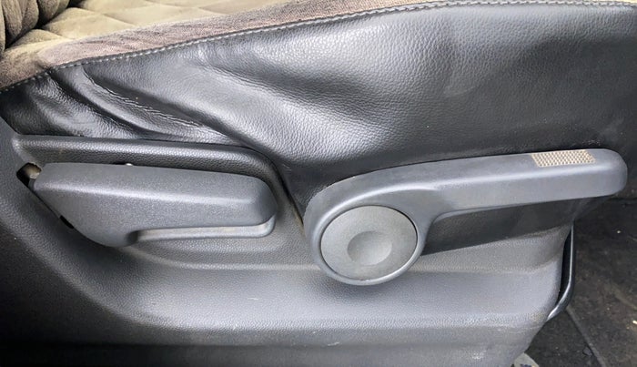 2014 Maruti Ritz ZXI, Petrol, Manual, 63,613 km, Driver Side Adjustment Panel