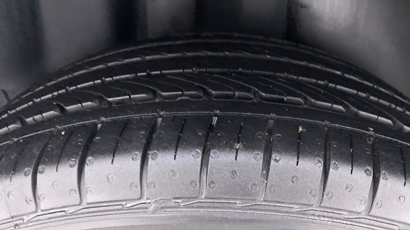 2020 Volkswagen Polo HIGHLINE PLUS 1.0 TSI MT, Petrol, Manual, 6,086 km, Right Rear Tyre Tread